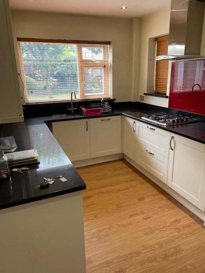 Villa 5 Bed House, 32 Tutbury Avenue, Cannon Park, Coventry, Cv4 7Bj Extérieur photo